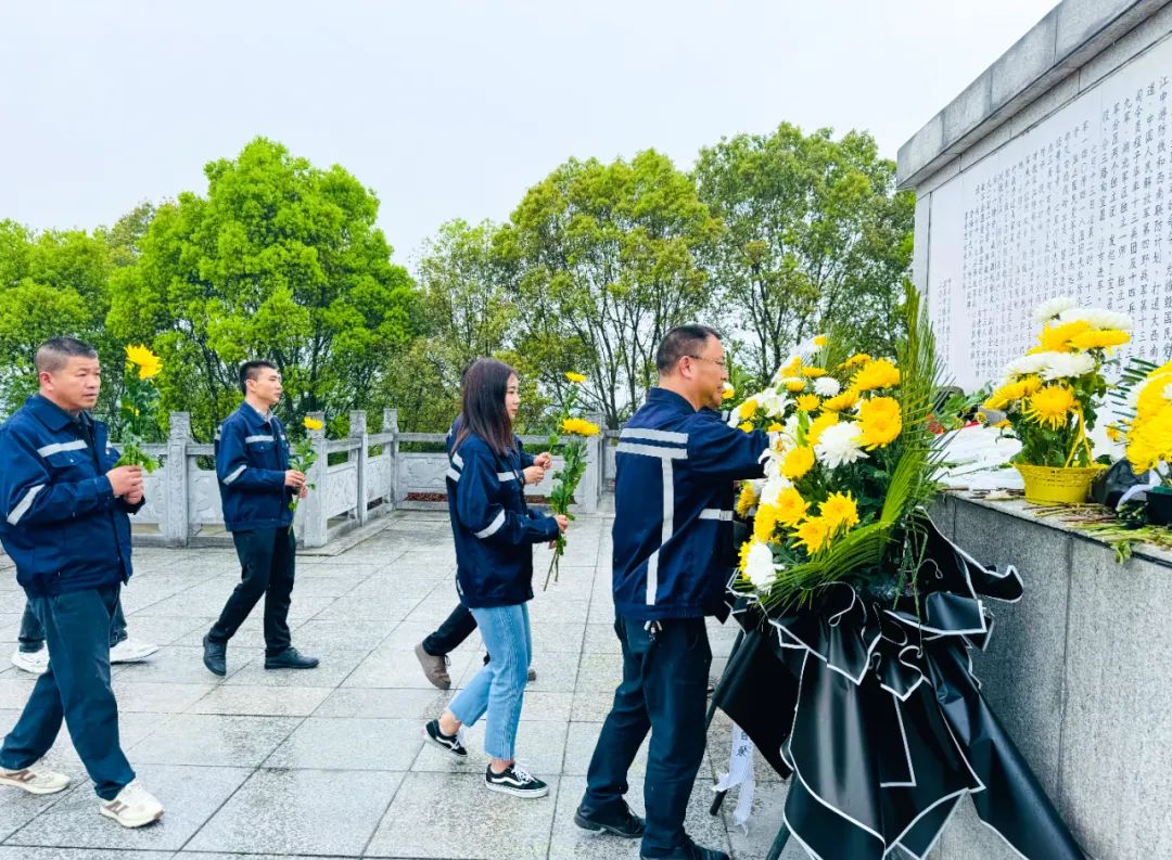 在緬懷中汲取奮進(jìn)力量！這場(chǎng)主題黨日活動(dòng)“走心”更“入心”！(圖4)